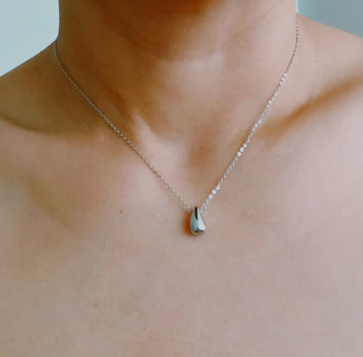 Mini Teardrop Pendant Necklace-Silver