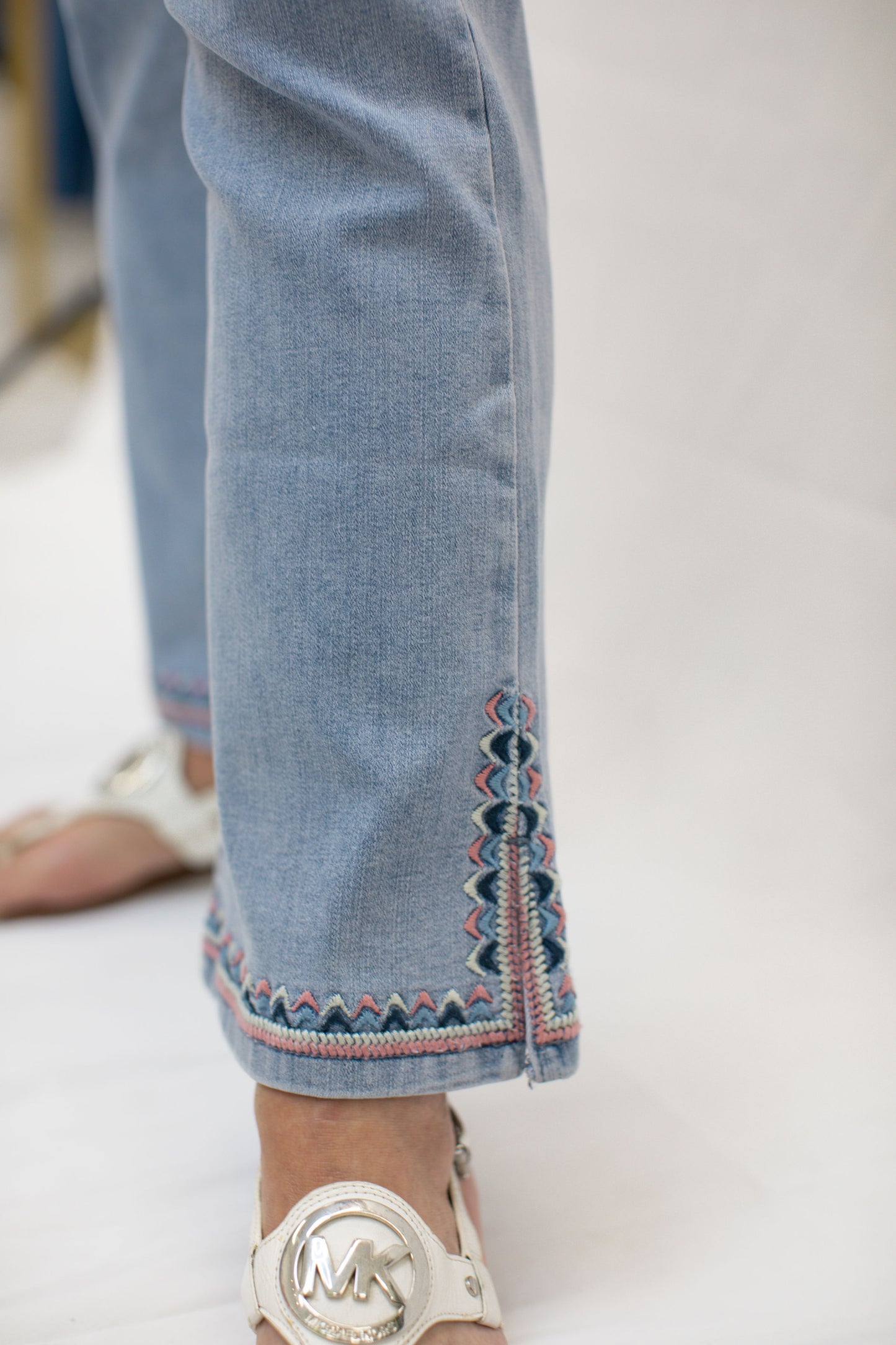 Side Slit Embroidered Jeans