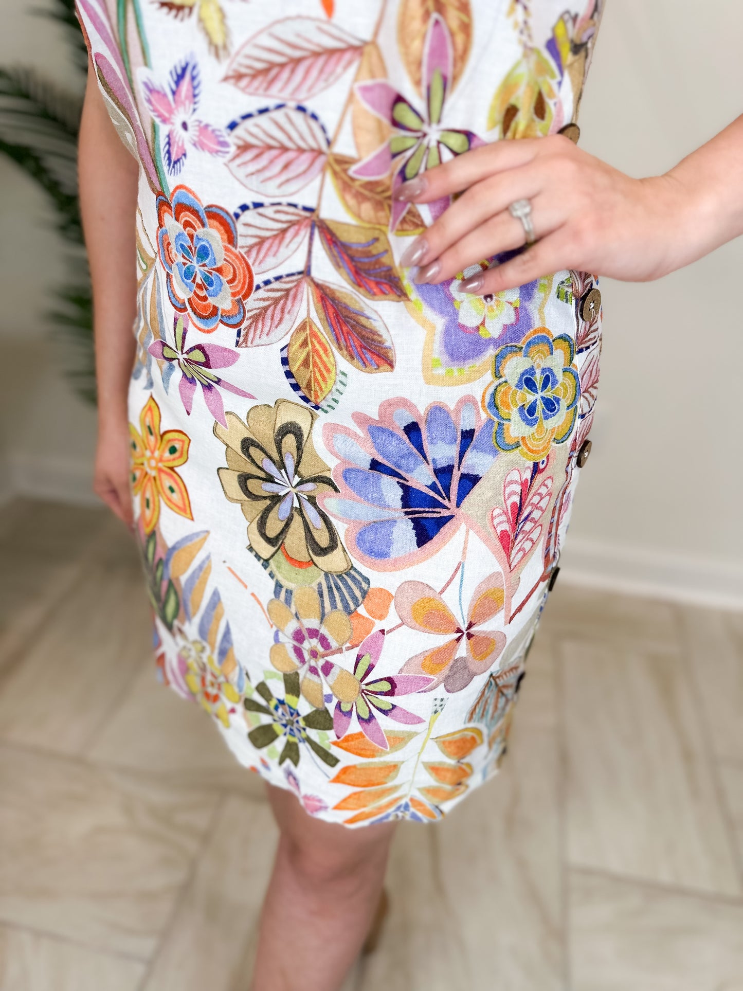 Printed Sleeveless Shift Dress With Decorative Side Button Detail