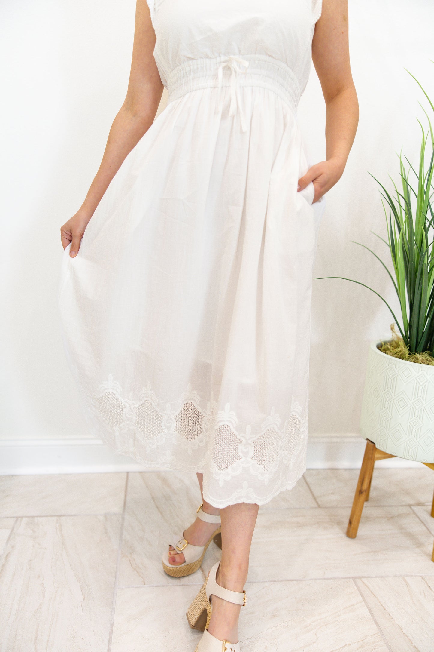 V-Neck Elastic Waist Dress And Ruffle Cap Sleeve Dress