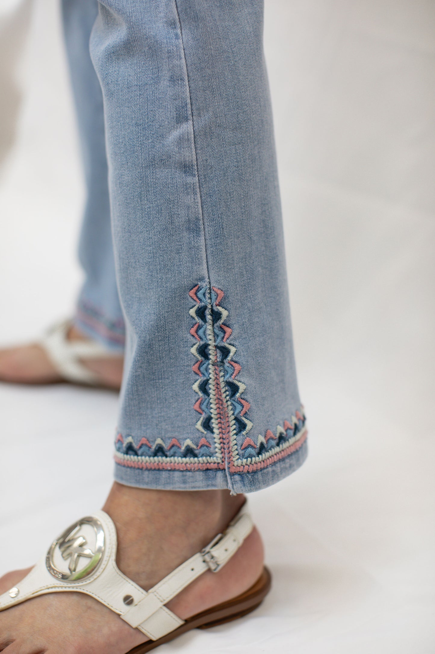 Side Slit Embroidered Jeans