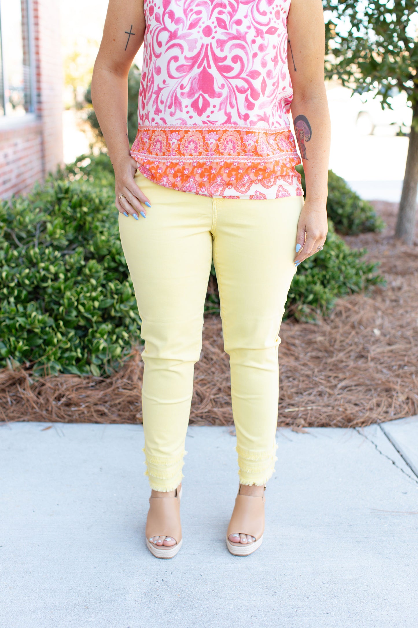 Frayed Hem Denim Jeans-Lemonade