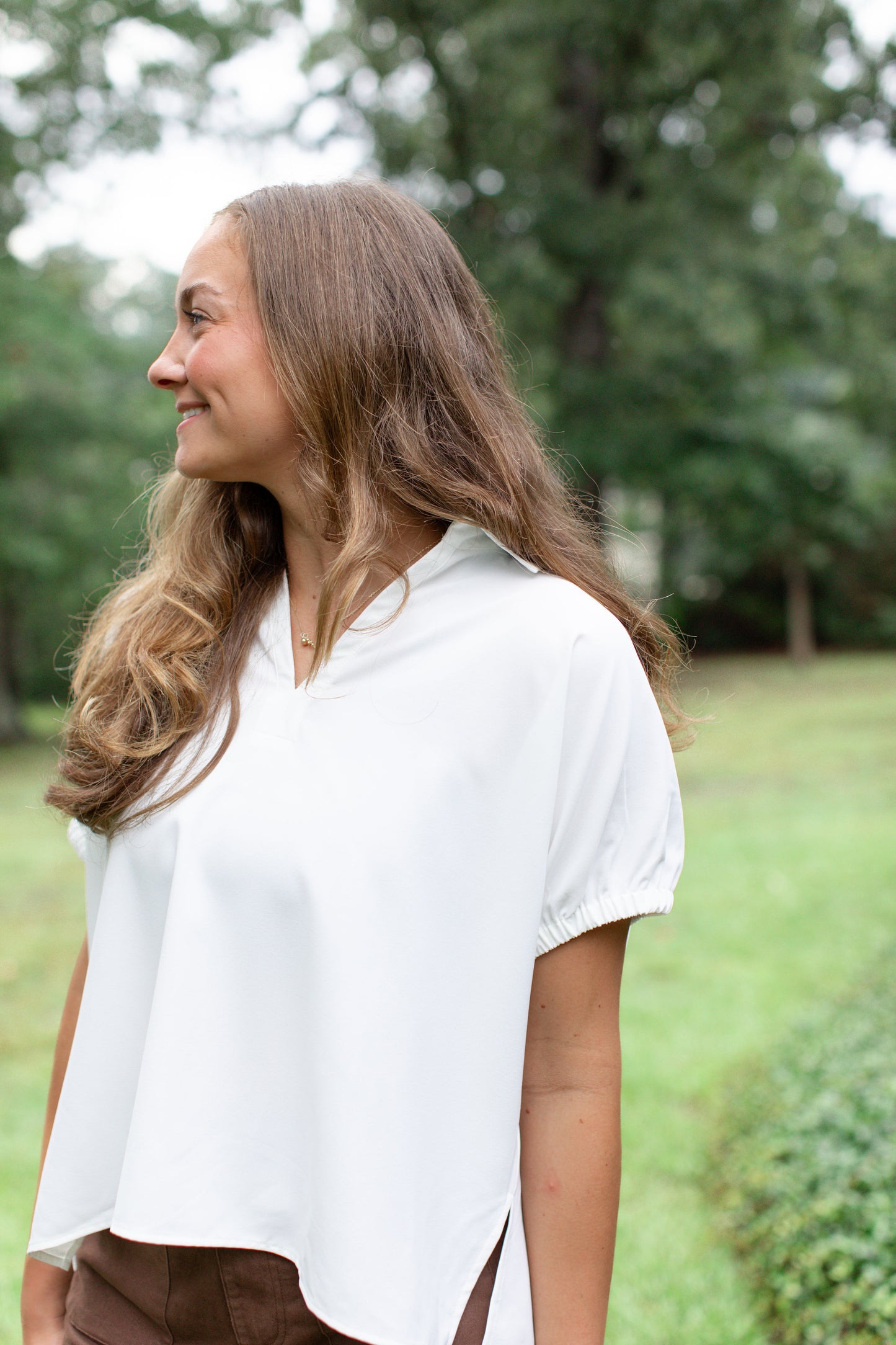 Off White Collard V-Neck Blouse
