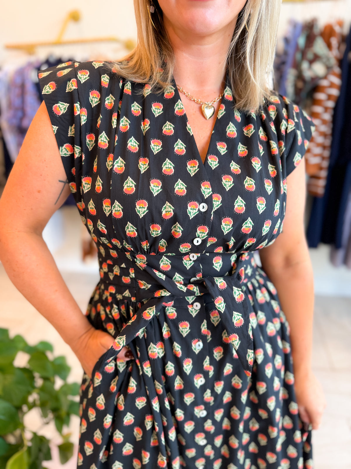 Floral Print Sleeveless Midi Dress - Black