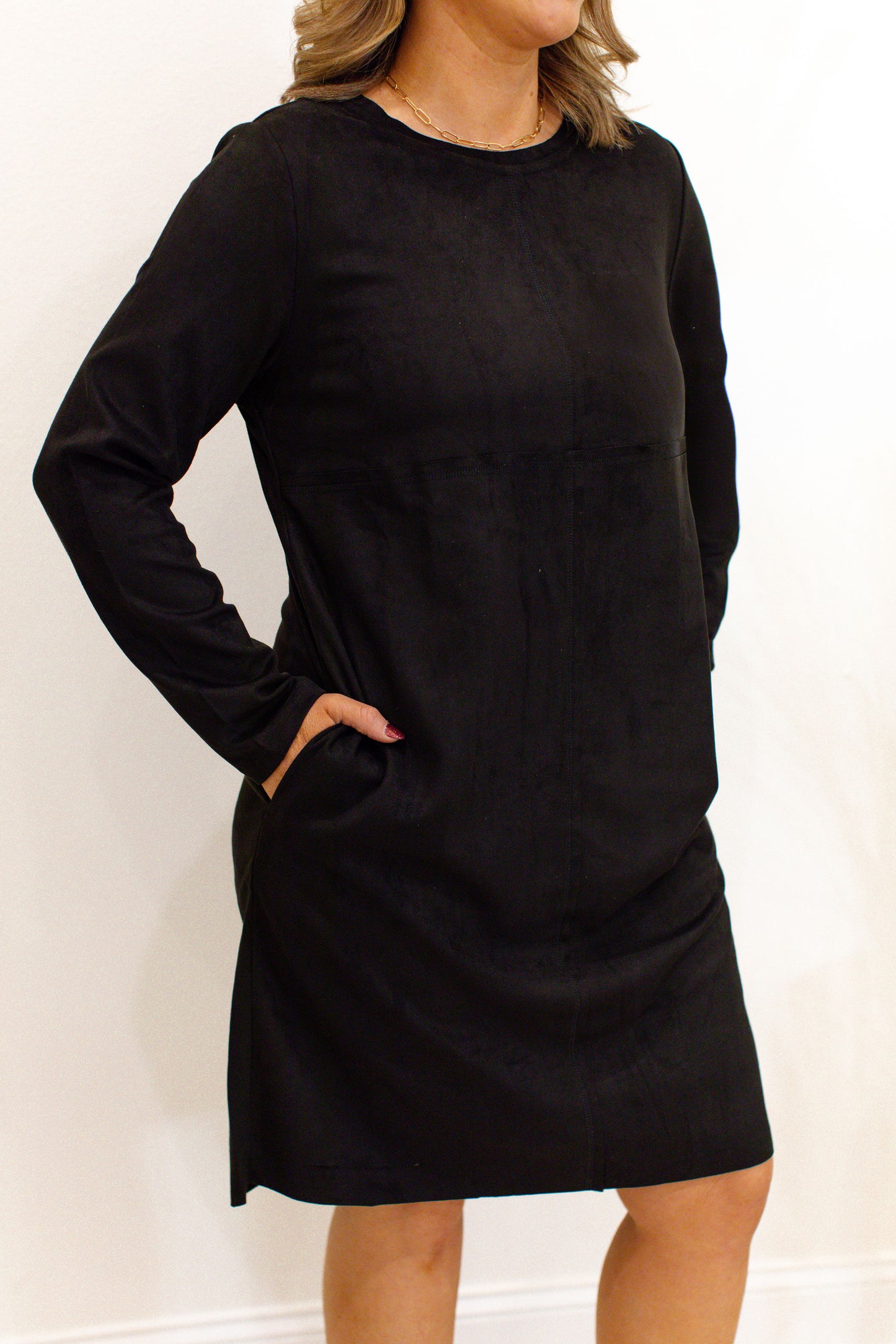 Black Round Neck Suede Dress With Pockets
